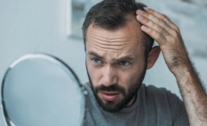 Ceaiul verde ajută la creșterea densității și grosimii firelor de păr