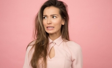 Scăpați de părul gras! Trucuri simple care fac minuni