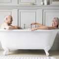 Băile de plante aromatice, o modalitate prin care vă puteți relaxa