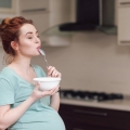 Motivele pentru care femeile însărcinate își pot pierde pofta de mâncare