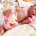 Ce riscuri de sănătate prezintă copiii născuţi prematur