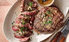 Proteinele în exces nu ajută vârstnicii să-și mențină masa și forța musculară