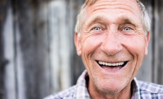 Zâmbiți din nou cu încredere! Soluția modernă pentru protezele instabile