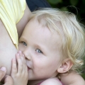 De ce apar ragadele mamare şi cum pot fi evitate
