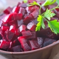 Mâncaţi cu încredere sfeclă roşie! Poate preveni cancerul