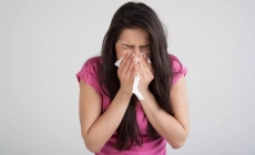 Strănutați des? Există remedii naturale care pot stopa fenomenul