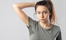 Deodorante sau antiperspirante? Care elimină mai eficient transpirația