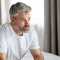Persoanele trecute de 50 de ani sunt mai expuse riscurilor de răceală și gripă
