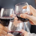 Descoperiţi beneficiile vinului roşu!
