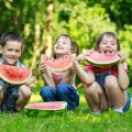 De ce e bine să consumăm cât mai mult pepene roşu în zilele caniculare