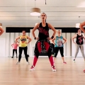 Zumba vă ajută să scăpați de kilogramele în plus